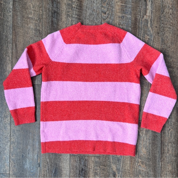Pink and red striped sweater - Picture 2 of 7